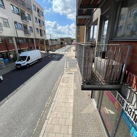 London Modern Flat Near Transports Londres Exterior foto