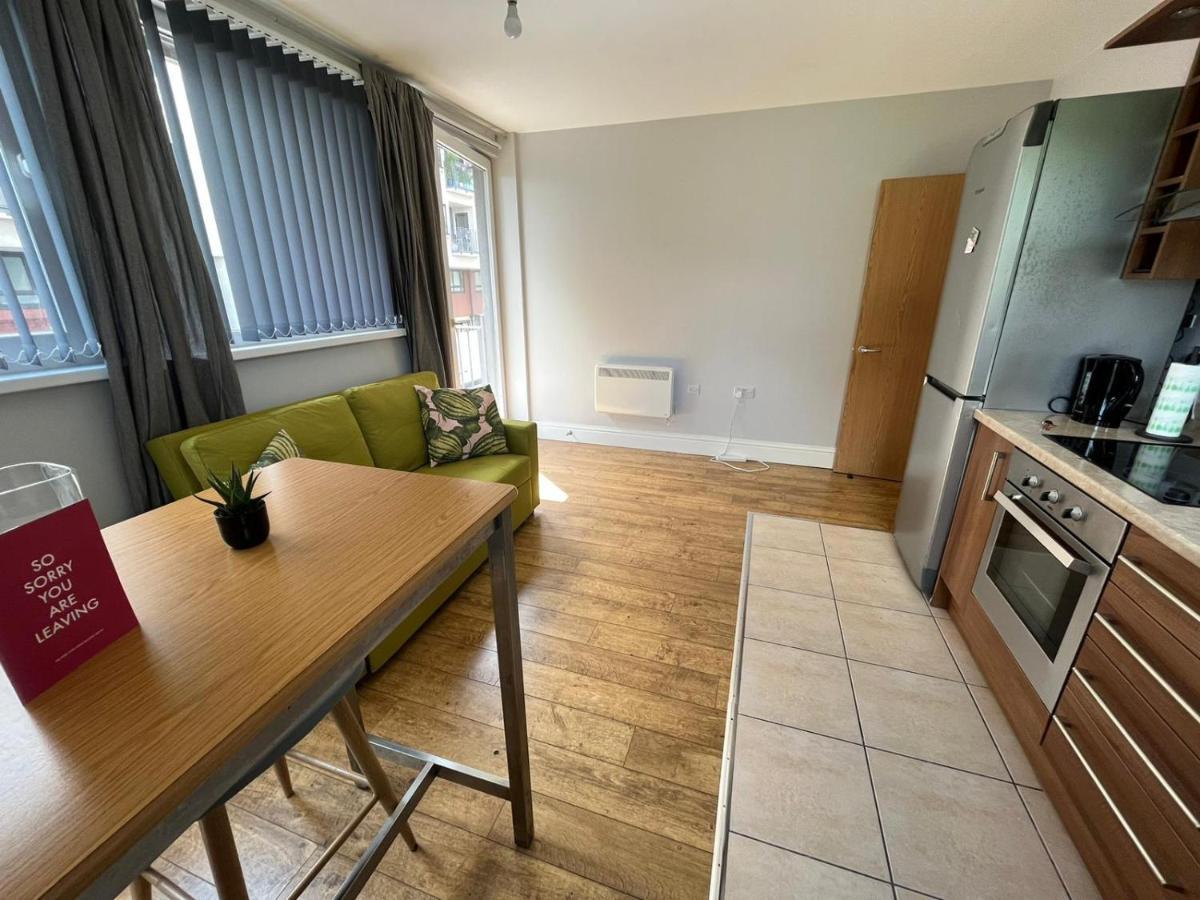 London Modern Flat Near Transports Londres Exterior foto