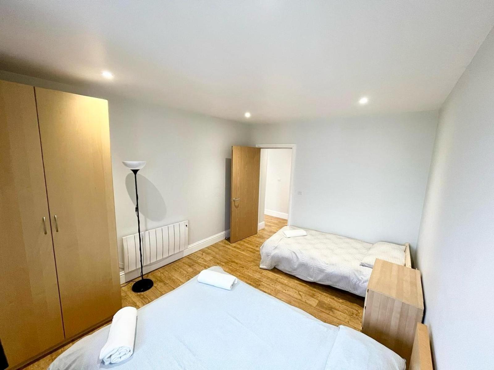 London Modern Flat Near Transports Londres Exterior foto