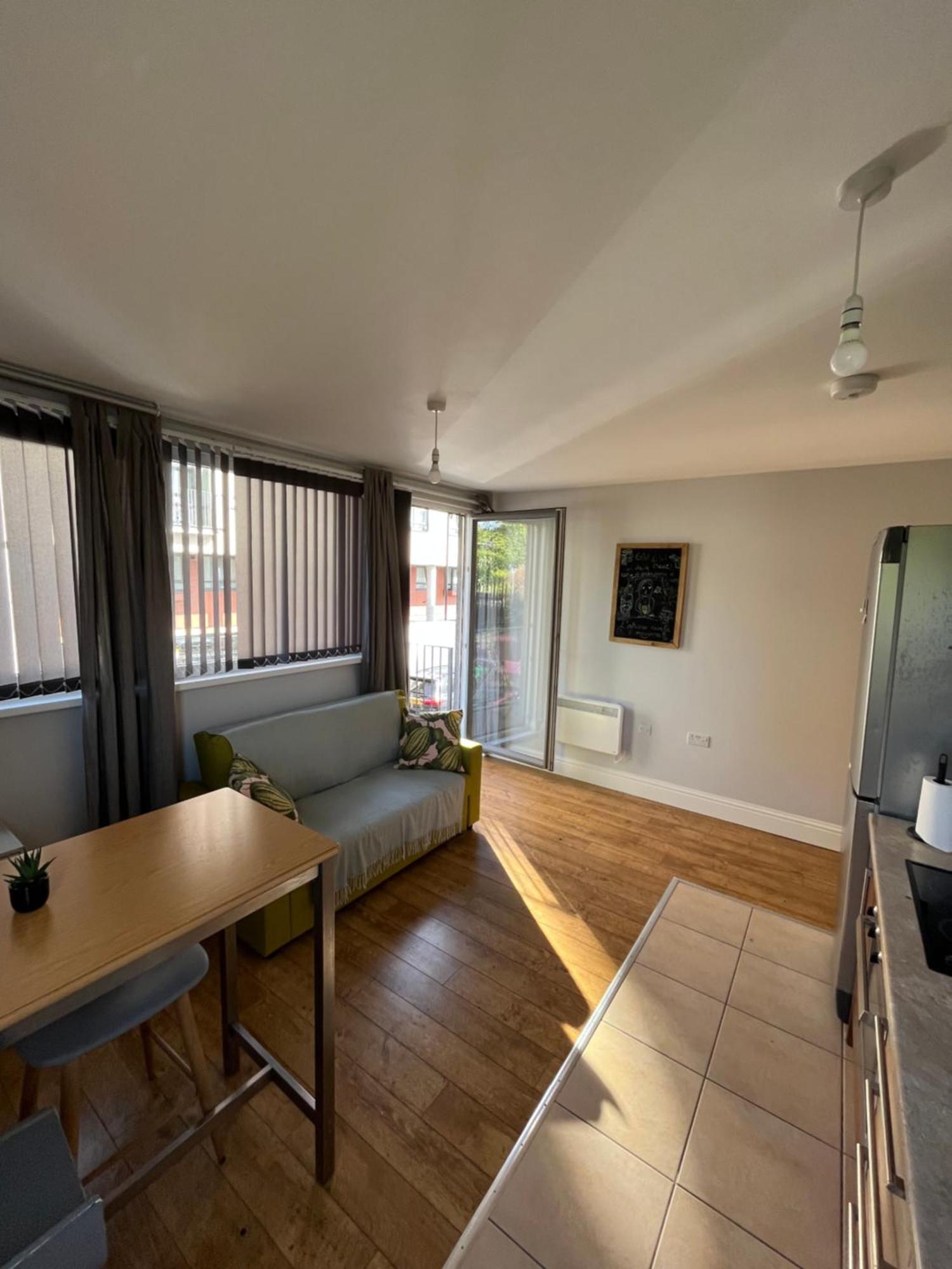 London Modern Flat Near Transports Londres Exterior foto